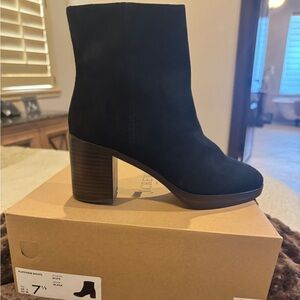 J Crew Sueded platform boots BT278